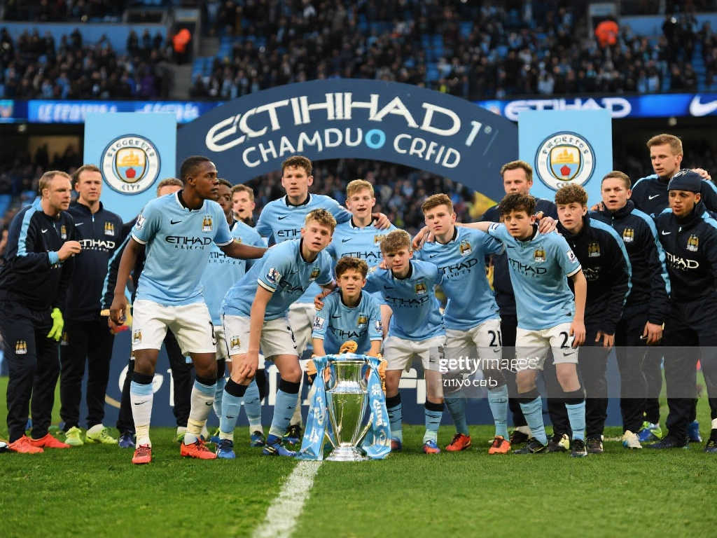 曼城的自缚与蜕变 曼城的自缚与蜕变